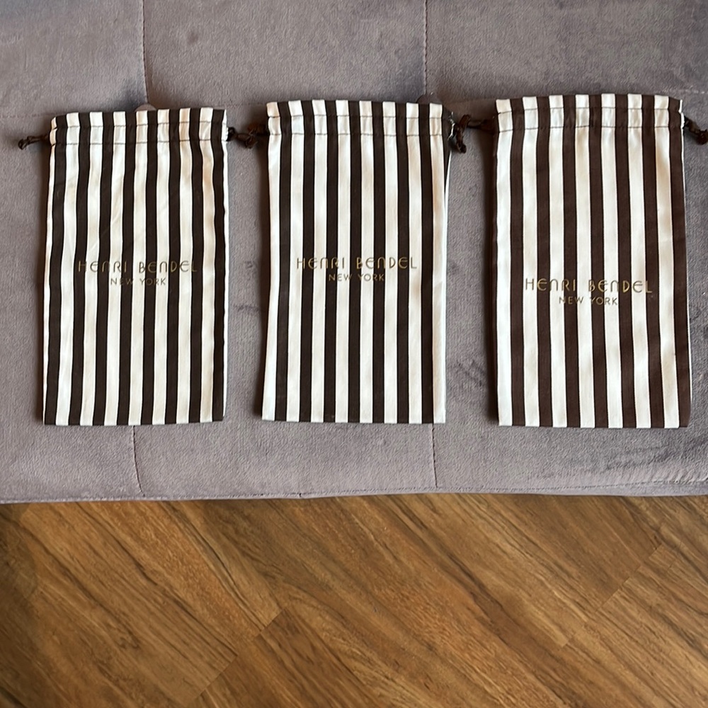 Henri bendel pouches x3